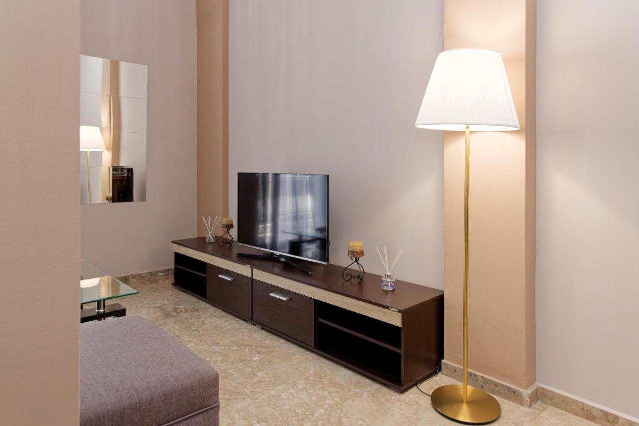 Serenity Apartment Каламата Экстерьер фото