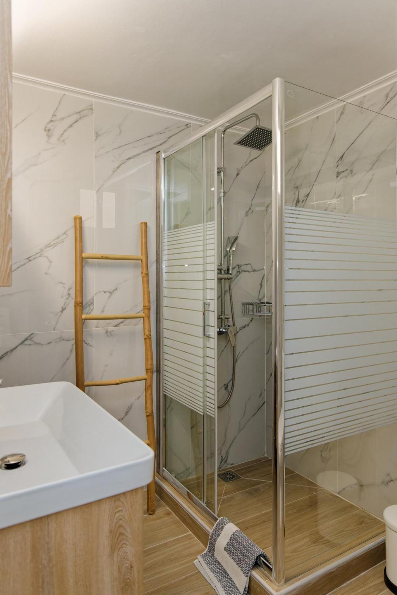 Serenity Apartment Каламата Экстерьер фото